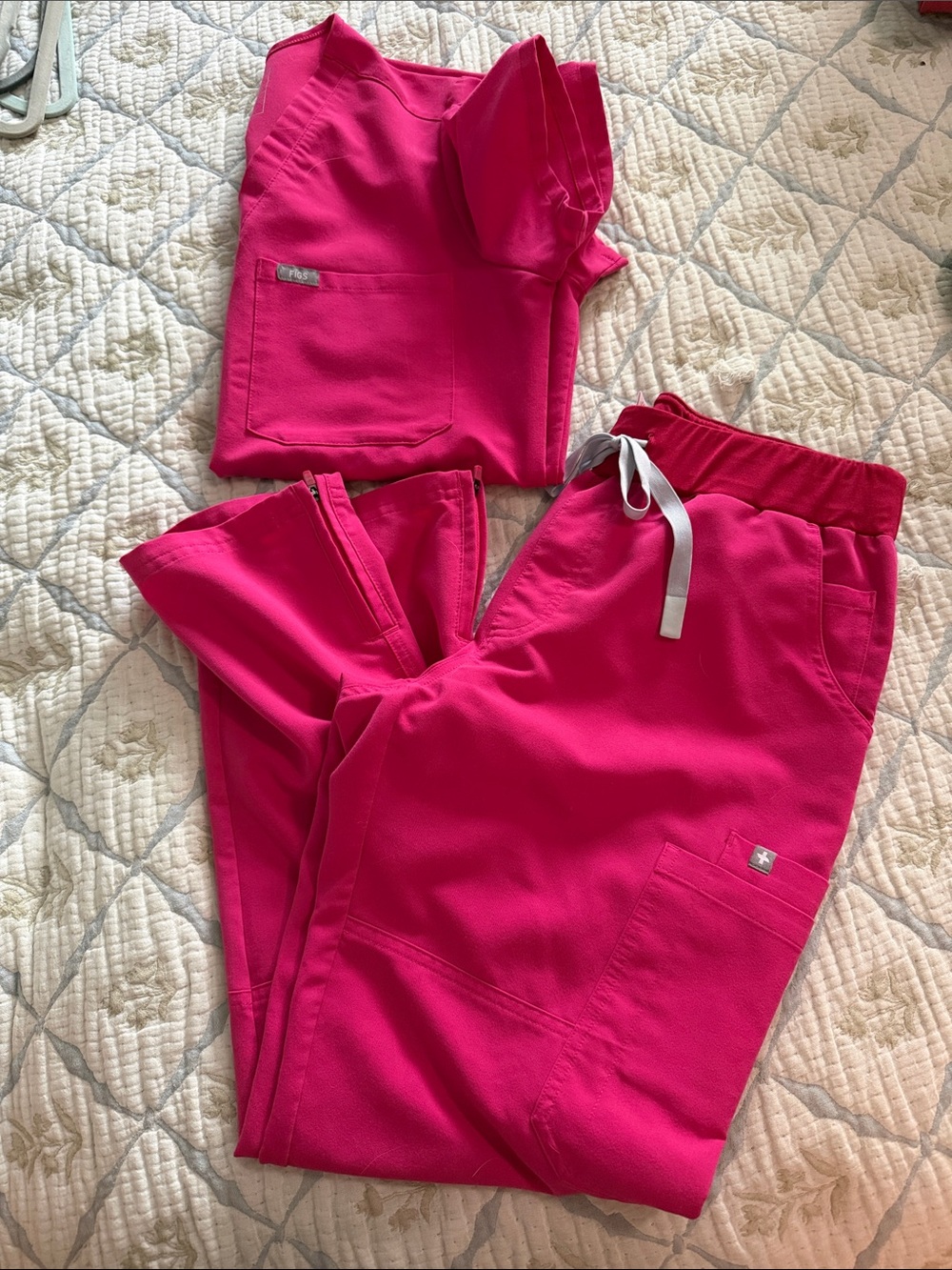 Figs Shocking/Hot Pink Scrub Set